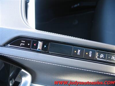 2022 Chevrolet Corvette Stingray  Stingray, Renewable Top, Low 17,000 Miles - Photo 22 - North Platte, NE 69101