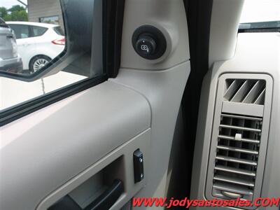 2012 Ford Escape XLT, 4x4, - Photo 11 - North Platte, NE 69101