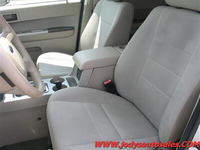 2012 Ford Escape XLT, 4x4, - Photo 5 - North Platte, NE 69101