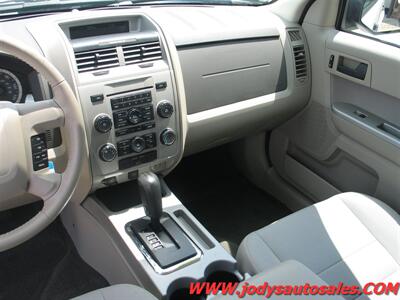 2012 Ford Escape XLT, 4x4, - Photo 7 - North Platte, NE 69101
