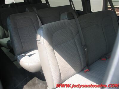 2017 Chevrolet Express LT 3500  LT 3500,  V-8, 15 PASSENGER, LOW 47,000 MILES - Photo 28 - North Platte, NE 69101