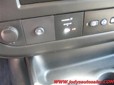 2017 Chevrolet Express LT 3500  LT 3500,  V-8, 15 PASSENGER, LOW 47,000 MILES - Photo 21 - North Platte, NE 69101