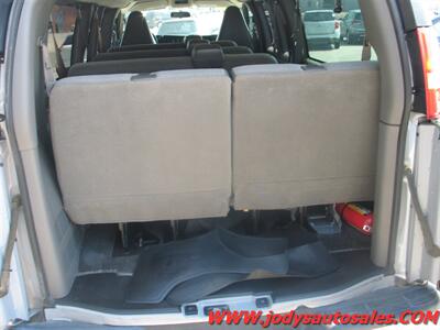 2017 Chevrolet Express LT 3500  LT 3500,  V-8, 15 PASSENGER, LOW 47,000 MILES - Photo 30 - North Platte, NE 69101