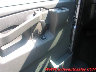 2017 Chevrolet Express LT 3500  LT 3500,  V-8, 15 PASSENGER, LOW 47,000 MILES - Photo 3 - North Platte, NE 69101