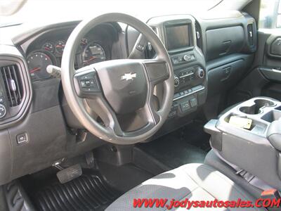 2021 Chevrolet Silverado 2500 W/T, 4WD, DOUBLE CAB, LONG BOX, 6.6L V-8 GAS - Photo 2 - North Platte, NE 69101