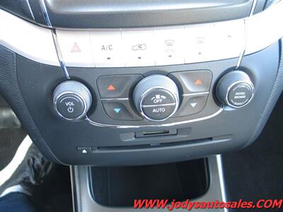 2018 Dodge Journey V6  V6 Value PackageV6, 2WD, SUV - Photo 18 - North Platte, NE 69101