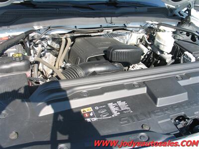 2017 Chevrolet Silverado 2500 Work Truck  W/T, 4X4, DOUBLECAB, 6.0 V-V8 - Photo 31 - North Platte, NE 69101