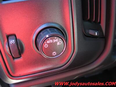 2017 Chevrolet Silverado 2500 Work Truck  W/T, 4X4, DOUBLECAB, 6.0 V-V8 - Photo 6 - North Platte, NE 69101