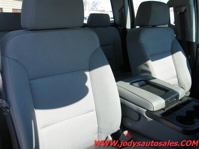 2017 Chevrolet Silverado 2500 Work Truck  W/T, 4X4, DOUBLECAB, 6.0 V-V8 - Photo 20 - North Platte, NE 69101