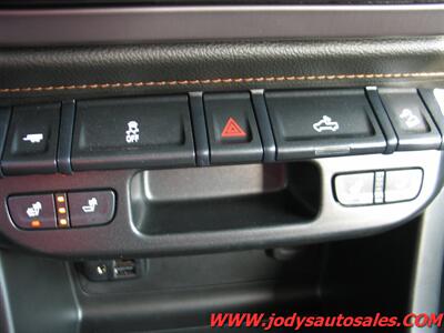 2022 GMC Canyon AT4  AT4, 4X4, CREW CAB, Heated Seats, LOW, LOW 5300 MILES - Photo 23 - North Platte, NE 69101