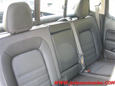 2022 GMC Canyon AT4  AT4, 4X4, CREW CAB, Heated Seats, LOW, LOW 5300 MILES - Photo 30 - North Platte, NE 69101