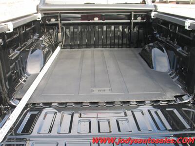 2022 GMC Canyon AT4  AT4, 4X4, CREW CAB, Heated Seats, LOW, LOW 5300 MILES - Photo 33 - North Platte, NE 69101