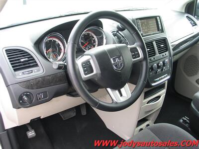 2017 Dodge Grand Caravan SE, FWD, STOW & GO, DVD, 3.6 L V-6, LOW 17,000MIL SE, FWD, STOW & GO, DVD, 3.6 L V-6, LOW 17,000MIL - Photo 2 - North Platte, NE 69101