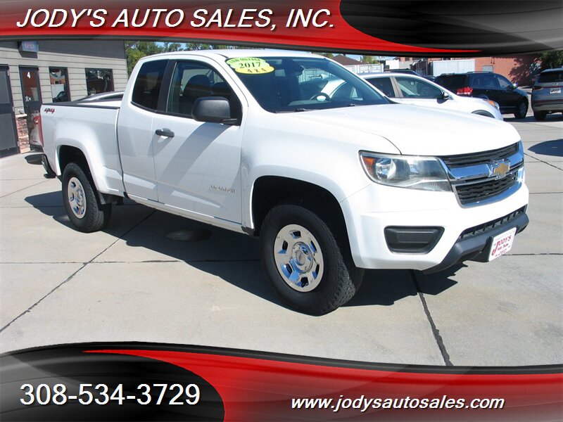 2017 Chevrolet Colorado Work Truck  W/T, EXT CAB, 4X4, LOW LOW 37,000 MILES   (