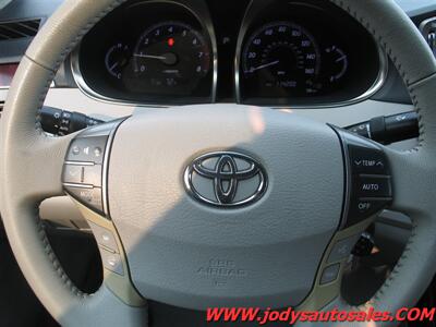2011 Toyota Avalon Limited  Limited, FWD, LEATHER, SUNROOF - Photo 15 - North Platte, NE 69101