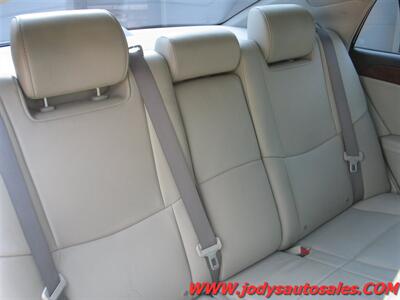 2011 Toyota Avalon Limited  Limited, FWD, LEATHER, SUNROOF - Photo 28 - North Platte, NE 69101