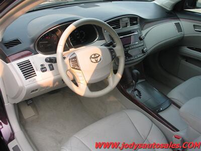 2011 Toyota Avalon Limited  Limited, FWD, LEATHER, SUNROOF - Photo 2 - North Platte, NE 69101