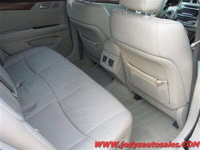 2011 Toyota Avalon Limited  Limited, FWD, LEATHER, SUNROOF - Photo 27 - North Platte, NE 69101