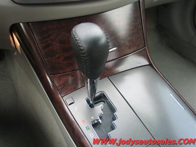 2011 Toyota Avalon Limited  Limited, FWD, LEATHER, SUNROOF - Photo 22 - North Platte, NE 69101