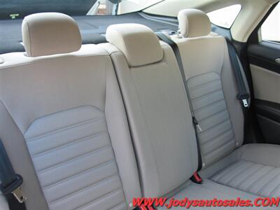 2017 Ford Fusion Hybrid S  S, HYBRID, LOW, LOW 9700 MILES!! - Photo 27 - North Platte, NE 69101