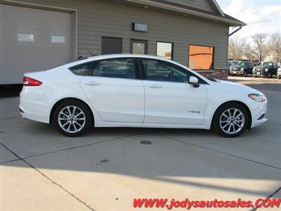 2017 Ford Fusion Hybrid S  S, HYBRID, LOW, LOW 9700 MILES!! - Photo 34 - North Platte, NE 69101