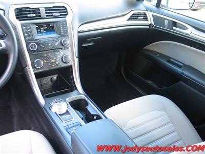 2017 Ford Fusion Hybrid S  S, HYBRID, LOW, LOW 9700 MILES!! - Photo 7 - North Platte, NE 69101
