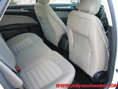 2017 Ford Fusion Hybrid S  S, HYBRID, LOW, LOW 9700 MILES!! - Photo 26 - North Platte, NE 69101