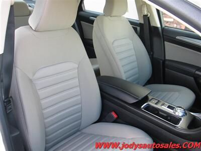 2017 Ford Fusion Hybrid S  S, HYBRID, LOW, LOW 9700 MILES!! - Photo 25 - North Platte, NE 69101