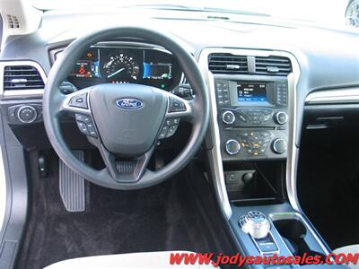 2017 Ford Fusion Hybrid S  S, HYBRID, LOW, LOW 9700 MILES!! - Photo 6 - North Platte, NE 69101