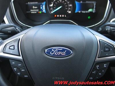 2017 Ford Fusion Hybrid S  S, HYBRID, LOW, LOW 9700 MILES!! - Photo 17 - North Platte, NE 69101
