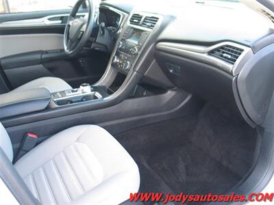 2017 Ford Fusion Hybrid S  S, HYBRID, LOW, LOW 9700 MILES!! - Photo 24 - North Platte, NE 69101