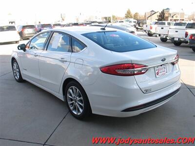 2017 Ford Fusion Hybrid S  S, HYBRID, LOW, LOW 9700 MILES!! - Photo 31 - North Platte, NE 69101