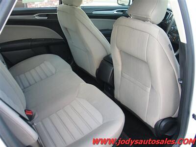 2017 Ford Fusion Hybrid S  S, HYBRID, LOW, LOW 9700 MILES!! - Photo 26 - North Platte, NE 69101