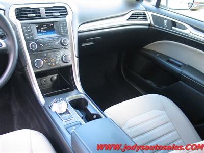 2017 Ford Fusion Hybrid S  S, HYBRID, LOW, LOW 9700 MILES!! - Photo 7 - North Platte, NE 69101