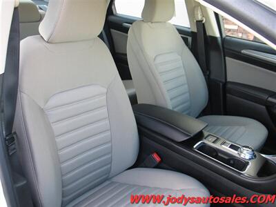 2017 Ford Fusion Hybrid S  S, HYBRID, LOW, LOW 9700 MILES!! - Photo 25 - North Platte, NE 69101