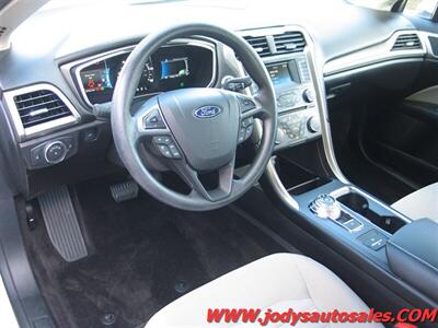 2017 Ford Fusion Hybrid S  S, HYBRID, LOW, LOW 9700 MILES!! - Photo 2 - North Platte, NE 69101