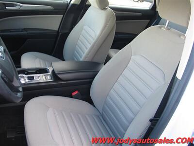 2017 Ford Fusion Hybrid S  S, HYBRID, LOW, LOW 9700 MILES!! - Photo 5 - North Platte, NE 69101