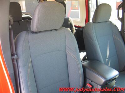 2025 Jeep Wrangler Sport S  Sport S, 4WD, 2.0L Turbo I4, 23,000 MILES - Photo 31 - North Platte, NE 69101