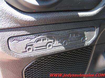 2025 Jeep Wrangler Sport S  Sport S, 4WD, 2.0L Turbo I4, 23,000 MILES - Photo 6 - North Platte, NE 69101