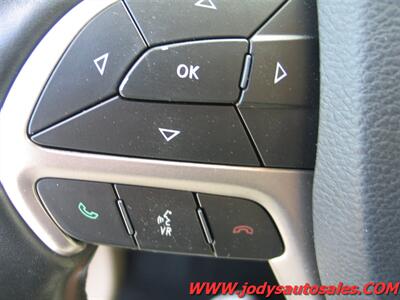 2019 Jeep Grand Cherokee Laredo  Laredo, 4x4, 3.6L V6 - Photo 9 - North Platte, NE 69101