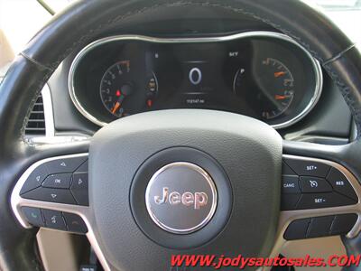 2019 Jeep Grand Cherokee Laredo  Laredo, 4x4, 3.6L V6 - Photo 12 - North Platte, NE 69101