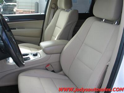2019 Jeep Grand Cherokee Laredo  Laredo, 4x4, 3.6L V6 - Photo 5 - North Platte, NE 69101