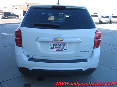 2017 Chevrolet Equinox LS  LS, FWD, LOW LOW 42,000 MILES - Photo 32 - North Platte, NE 69101