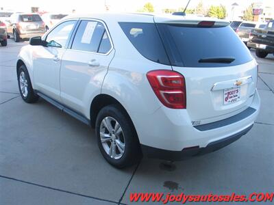 2017 Chevrolet Equinox LS  LS, FWD, LOW LOW 42,000 MILES - Photo 31 - North Platte, NE 69101