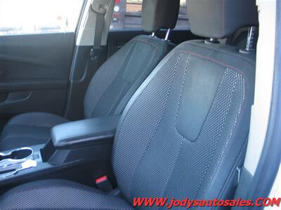 2017 Chevrolet Equinox LS  LS, FWD, LOW LOW 42,000 MILES - Photo 4 - North Platte, NE 69101