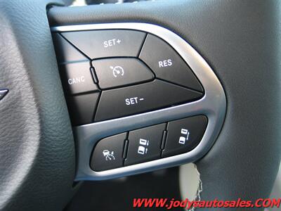 2023 Chrysler Pacifica Limited, LEATHER, SUNROOF, HEATED REAR SEATS  Limited, LEATHER, SUNROOF, HEATED REAR SEATS - Photo 14 - North Platte, NE 69101