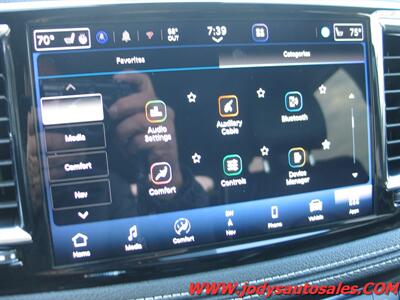 2023 Chrysler Pacifica Limited, LEATHER, SUNROOF, HEATED REAR SEATS  Limited, LEATHER, SUNROOF, HEATED REAR SEATS - Photo 22 - North Platte, NE 69101