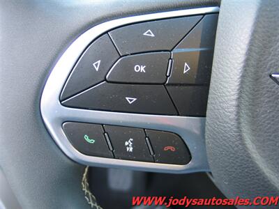 2023 Chrysler Pacifica Limited, LEATHER, SUNROOF, HEATED REAR SEATS  Limited, LEATHER, SUNROOF, HEATED REAR SEATS - Photo 13 - North Platte, NE 69101