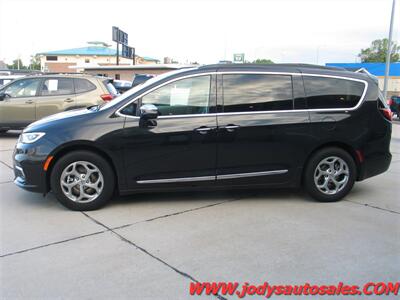 2023 Chrysler Pacifica Limited, LEATHER, SUNROOF, HEATED REAR SEATS  Limited, LEATHER, SUNROOF, HEATED REAR SEATS - Photo 40 - North Platte, NE 69101