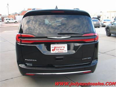 2023 Chrysler Pacifica Limited, LEATHER, SUNROOF, HEATED REAR SEATS  Limited, LEATHER, SUNROOF, HEATED REAR SEATS - Photo 42 - North Platte, NE 69101